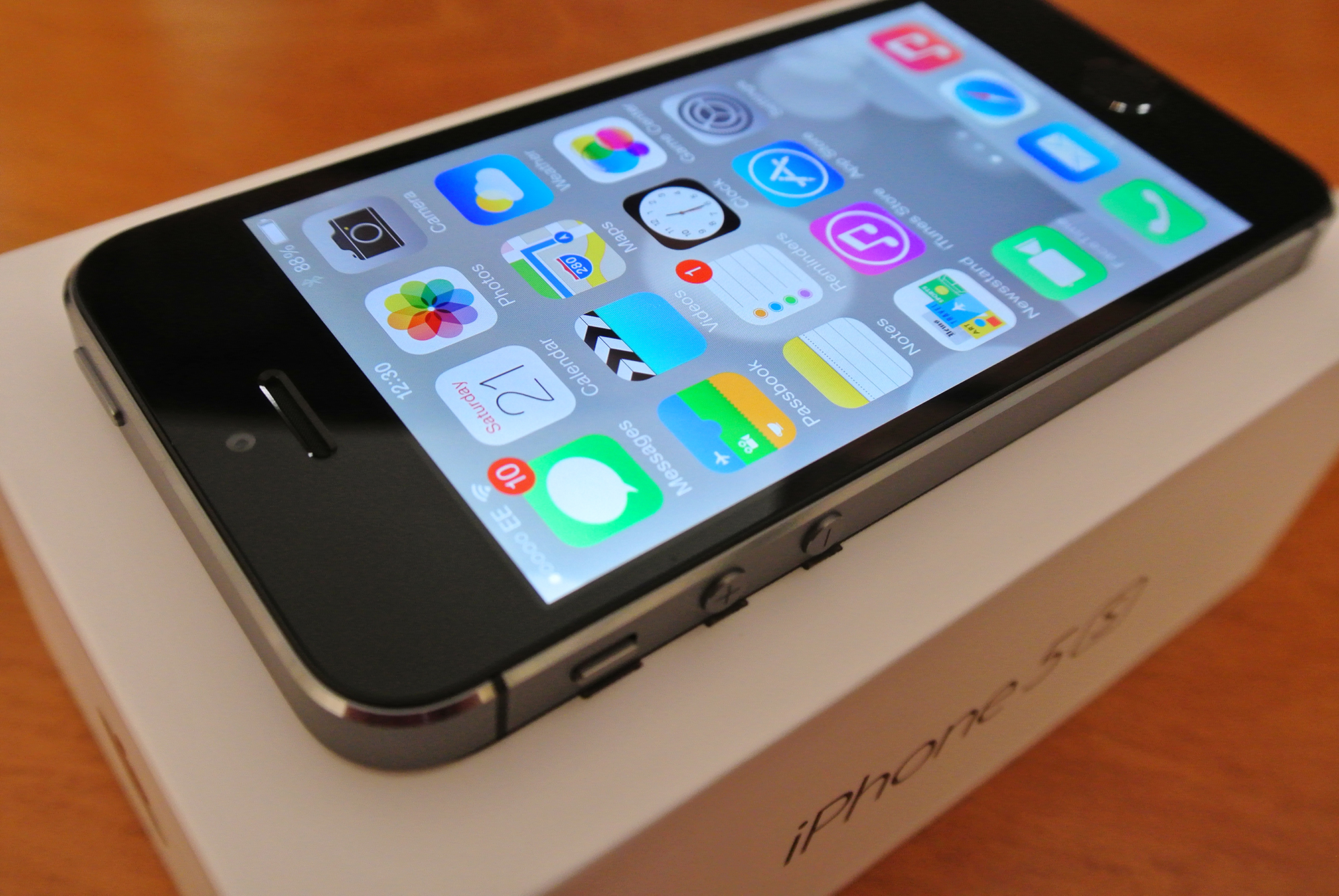 iPhone 5s 16GB Black/Space Grey Review 